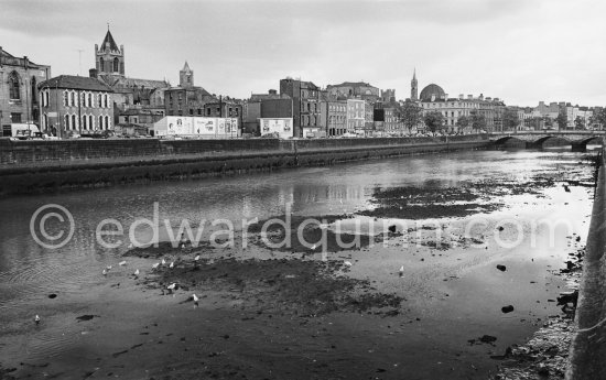 River Liffey with O\'Donovan Rossa Bidge and Christ Church Cathedral. Dublin 1963. - Photo by Edward Quinn