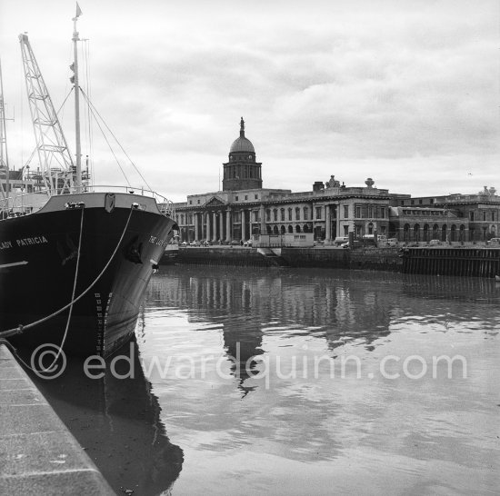 The River Liffey with Custom House and The Lady Patricia. Dublin 1963. - Photo by Edward Quinn