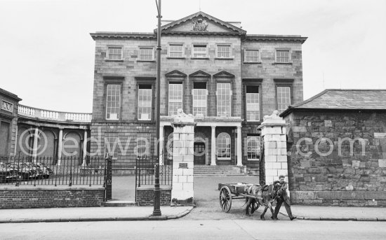 Aldborough House. Dublin 1963. - Photo by Edward Quinn