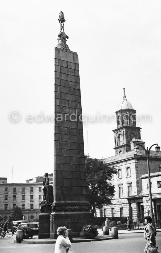 Parnell Monument. Dublin 1963. - Photo by Edward Quinn