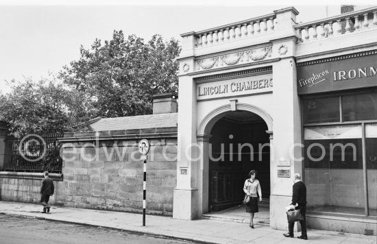 Lincoln Chambers, Lincoln Place. Dublin 1963. - Photo by Edward Quinn