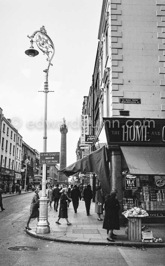 Marlborough St / Talbot St with Nelson Pillar (demolished 8 March 1966). Dublin 1963. - Photo by Edward Quinn