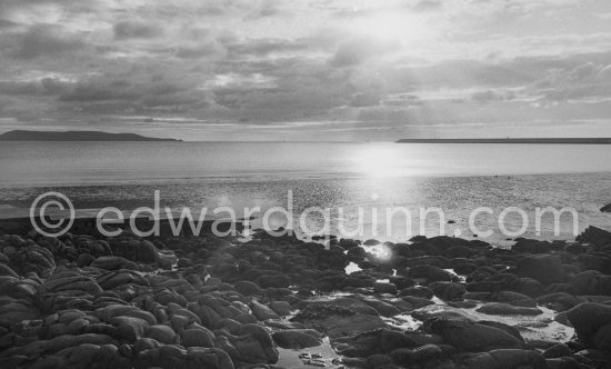 The seashore, looking towards Dun. Dublin 1963. - Photo by Edward Quinn