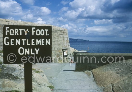 The Forty Foot gentlemen\'s swimming place. Dublin 1963. - Photo by Edward Quinn