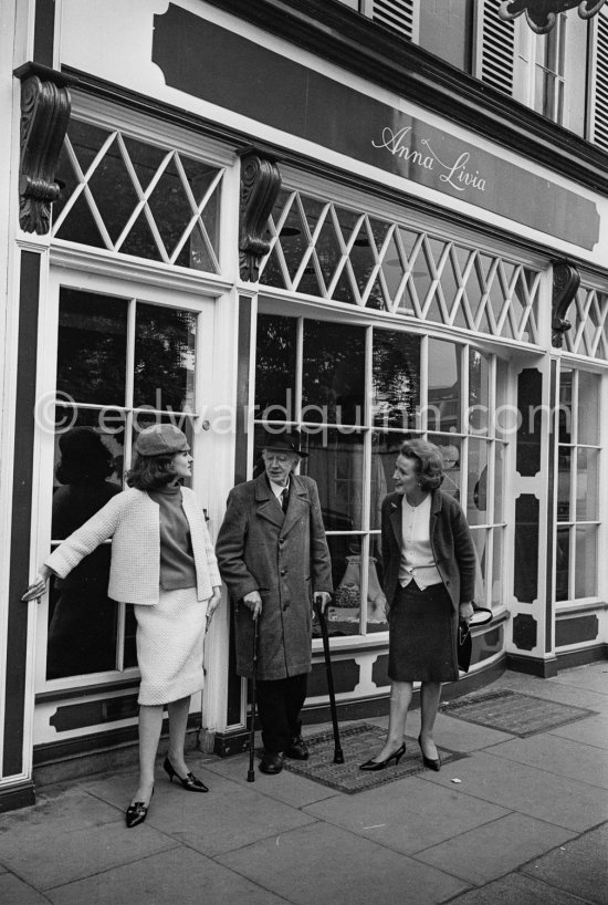 Fashion shop Anna Livia. Dublin 1963. - Photo by Edward Quinn