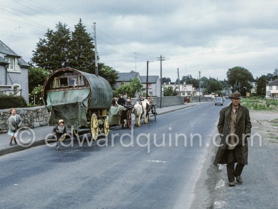 Travellers. Dublin 1963. - Photo by Edward Quinn