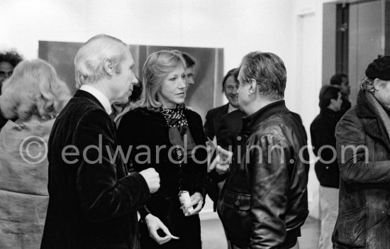 Francis Bacon attending Anne Madden\'s exhibition opening. Louis le Brocquy and his wife Ann Madden. Galerie Darthea Speyer, Paris 1979. - Photo by Edward Quinn