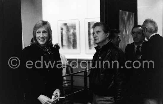 Francis Bacon and Anne Madden. Anne Madden\'s exhibition opening. Galerie Darthea Speyer, Paris 1979. - Photo by Edward Quinn