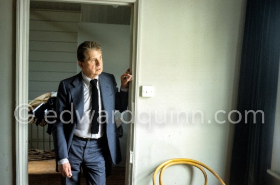Francis Bacon at his Reece Mews home. London 1980. - Photo by Edward Quinn