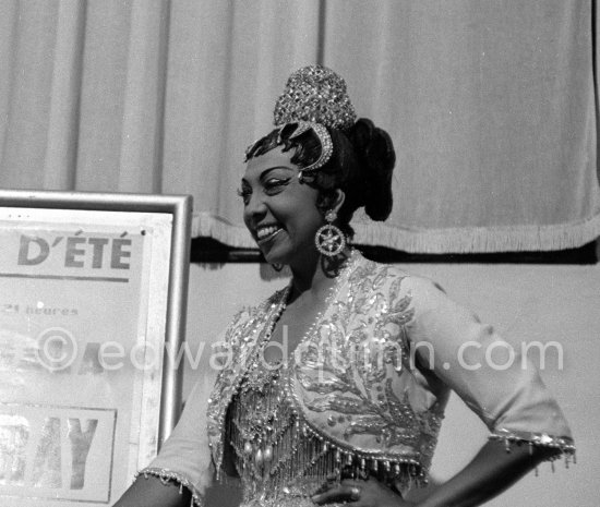 Josephine Baker behind the scenes at a summer gala at Sporting d\'Eté, Monte Carlo 1961. - Photo by Edward Quinn
