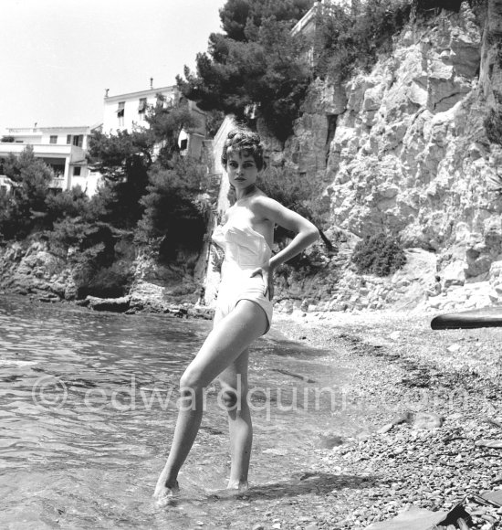 Brigitte Bardot during filming of "La lumière d\'en face" ("The Light Across the Street"). Near Nice 1955. - Photo by Edward Quinn