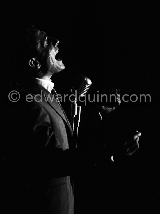 Gilbert Bécaud in concert. Nice 1958. - Photo by Edward Quinn
