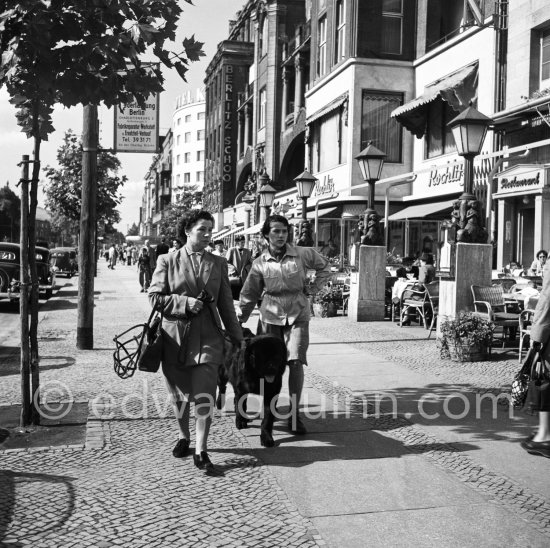 Kurfürstendamm, Hotel Kempinski (today Hotel Bristol) Berlin 1952. - Photo by Edward Quinn