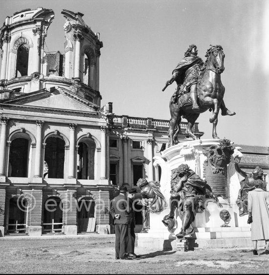 Schloss Charlottenburg. Berlin 1952. - Photo by Edward Quinn
