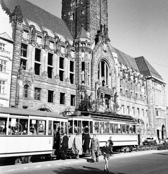 Rathaus Charlottenburg, Berlinerstrasse 72-73. Berlin 1952. - Photo by Edward Quinn