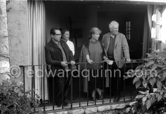 Alexander "Sandy" Calder and Calder\'s wife Louisa. Hans Hartung and his wife Anna-Eva Bergman. At Hartung\'s house. Saint-Paul-de-Vence 1961 - Photo by Edward Quinn