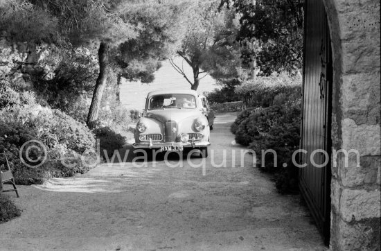 Sir Winston Churchill, Golden wedding anniversary (11.9.58) of Churchill, Cap d\'Ail 1958. Car: Humber Hawk Mark VI Estate1956. - Photo by Edward Quinn