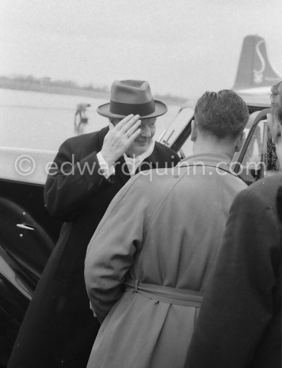 Sir Winston Churchill. Departure at Nice Airport after illness of Churchill during his holidays at Reves property in Roquebrune 1958. - Photo by Edward Quinn