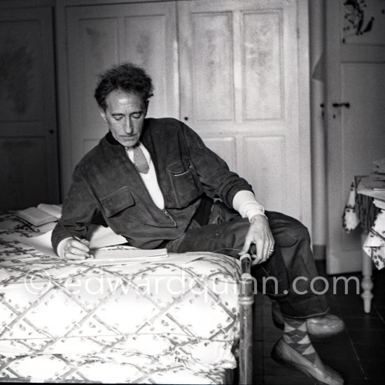 Jean Cocteau at Villa Santo Sospir, "chambre des boucs" or "chambres des sages". Saint-Jean-Cap Ferrat 1985 - Photo by Edward Quinn