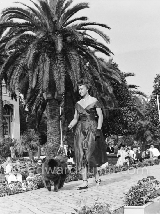 Concours d’élégance, Cannes 1954. - Photo by Edward Quinn