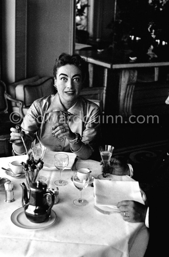 Joan Crawford at La Réserve Hotel. Beaulieu-sur-Mer 1955. - Photo by Edward Quinn