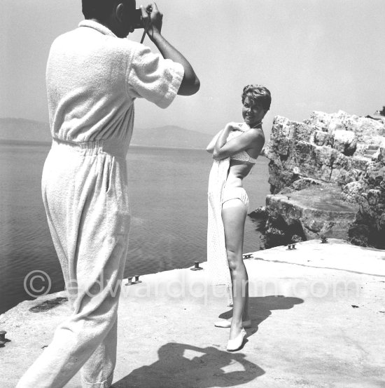 Doris Day being photographed by her husband Marty Melcher, Eden Roc, Cap d\'Antibes 1955. - Photo by Edward Quinn