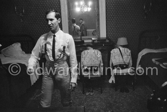 Luis Miguel Dominguin in his Hotel room. Edward Quinn in the mirror. Arles 1960. A bullfight Picasso attended (see "Picasso"). - Photo by Edward Quinn