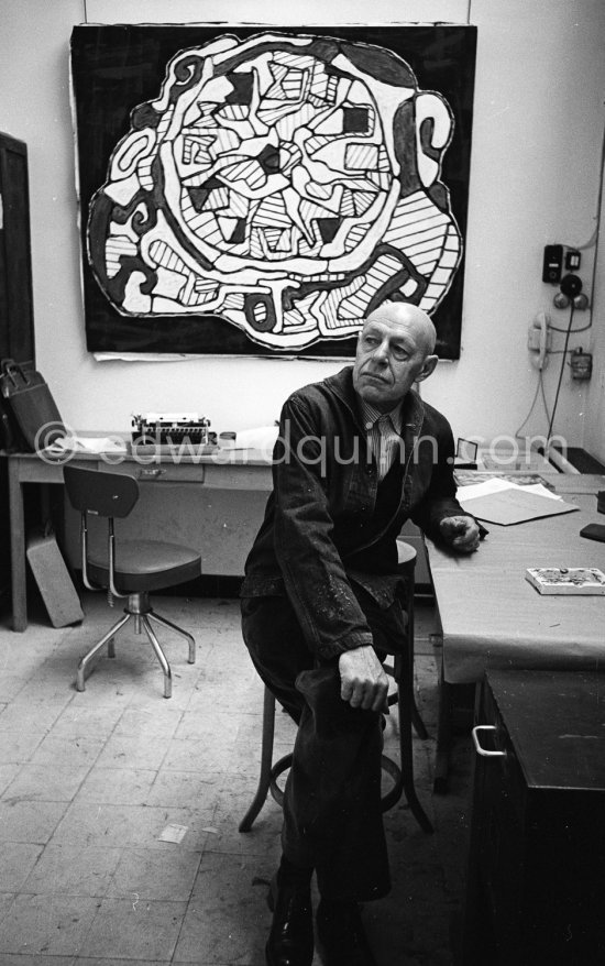 Jean Dubuffet with his painting "Pendule IV (Flamboiement de l\'heure)" at his studio in Vence 1966. - Photo by Edward Quinn