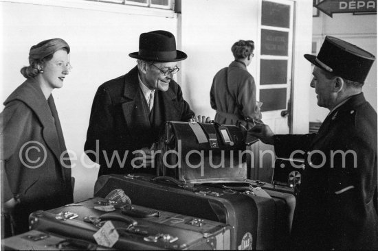 Nobel prize winning poet T.S. Eliot and his wife Valerie, newly married. Nice airport 1957. - Photo by Edward Quinn