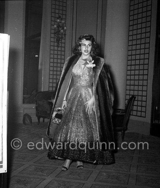 Irma Minutolo, one of Farouk, ex King of Egypt last companions. "Bal de la Rose", Monte Carlo 1954. - Photo by Edward Quinn