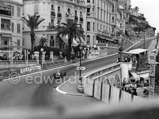 On the climb up the Beau Rivage Luigi Villoresi, (38) Ferrari 125. Monaco Grand Prix 1950. - Photo by Edward Quinn