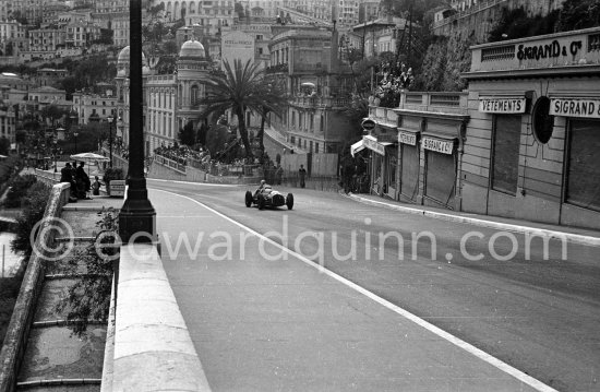 On the climb up the Beau Rivage. Monaco Grand Prix 1950. - Photo by Edward Quinn