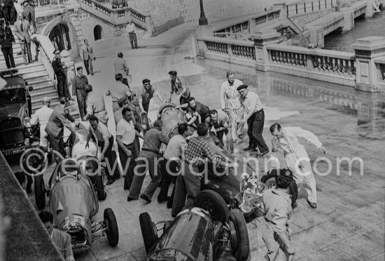 On the corner of Bureau de Tabac, the accident, the first lap causes its first victims. Giuseppe "Nino" Farina, (32) Alfa Romeo 158 Alfetta, Robert Manzon, (10) Simca Gordini, Cuth Harrison, (24) ERA R8B/C, Harry Schell, (8) Cooper Jap, Franco Rol, (44) Maserati 4CLT. Monaco Grand Prix 1950. - Photo by Edward Quinn