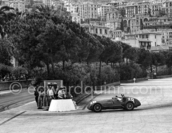 Luigi Villoresi, (38) Ferrari 125. The bend at the Gazomètre. Monaco Grand Prix 1950. - Photo by Edward Quinn