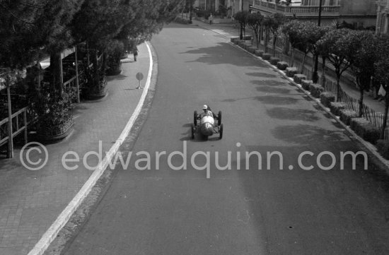 Harry Schell, (6) Cooper Jap. Formula 3 Grand Prix, called "The Prix de Monte-Carlo". Monaco 1950. - Photo by Edward Quinn