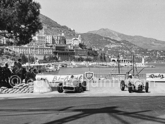 Stirling Moss, (6) Mercedes-Benz W196, Jacky Pollet, (10) Gordini T16. Monaco Grand Prix 1955. - Photo by Edward Quinn