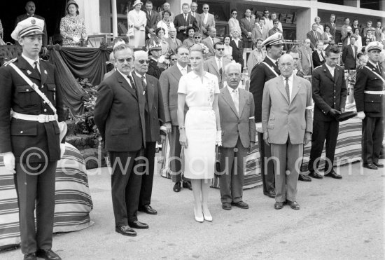 Prince Rainier, Princess Grace and Anthony Noghès. Monaco Grand Prix 1960. - Photo by Edward Quinn