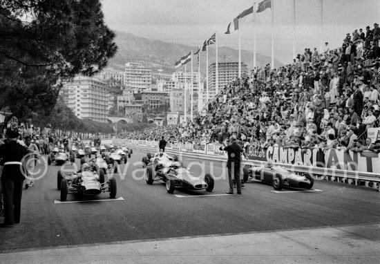 Curt Bardi-Barry, (54) Cooper T59 - Ford/Superspeed, Alan Rees, (90) Lotus 22 - Ford/Cosworth, Corrado Manfredini, (144) Wainer - Ford. Grand Prix de Monaco - Formula Junior 1962. - Photo by Edward Quinn
