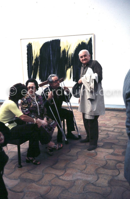 Hans Hartung at the exhibition "Hartung 1971-1974" at Galerie de France, Paris 1974. - Photo by Edward Quinn