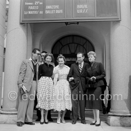 From right: Shelley Winters, Olivia de Havilland\'s husband Pierre Galante, journalist of Paris Match, Olivia de Havilland, Margaret Gardner (American Journalist), unknown person. Cannes Film Festival 1954. - Photo by Edward Quinn
