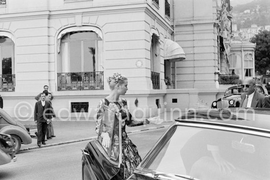 Grace Kelly (later to become Princess Grace) just before her first visit to the Royal Palace where she met Prince Rainier. Monte Carlo 1955. - Photo by Edward Quinn