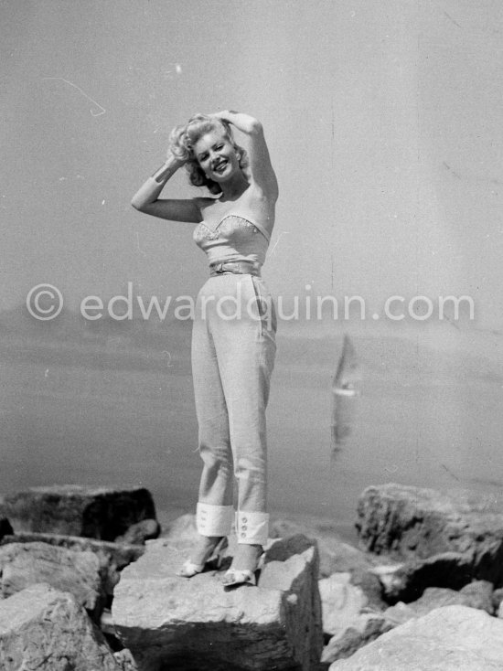 Belinda Lee at the beach, Cannes Film Festival 1956. - Photo by Edward Quinn