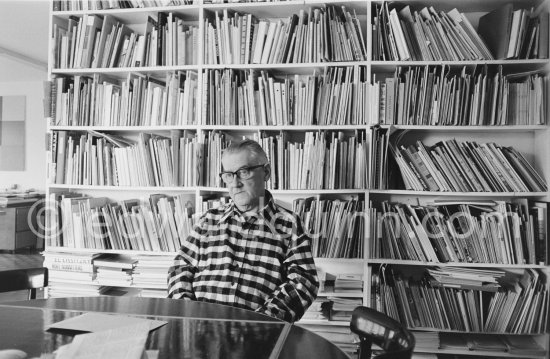 Richard Paul Lohse, one of the main representatives of the concrete and constructive art movements 1975 at his studio in Zurich. - Photo by Edward Quinn