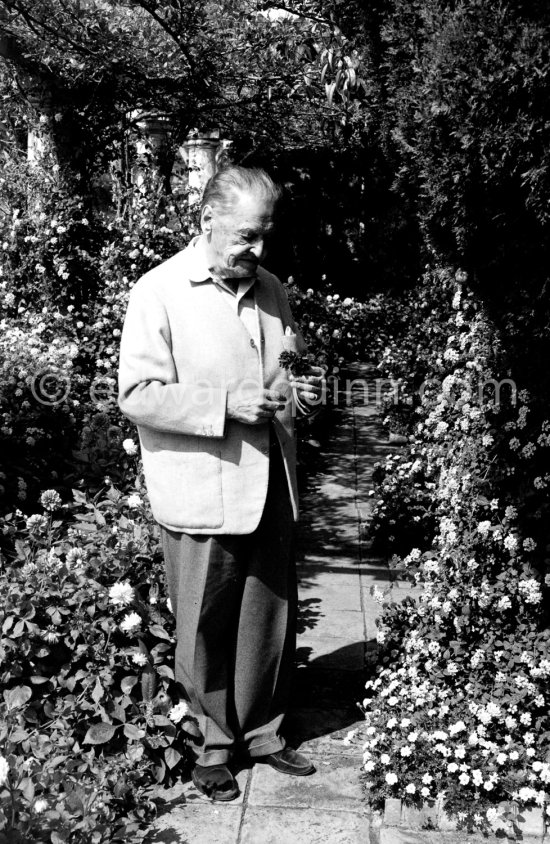 Somerset Maugham lived at his Villa Mauresque in Saint-Jean-Cap-Ferrat. He bought the property in 1926 from a bishop and created one of the most beautiful artistic gardens in the world. Saint-Jean-Cap-Ferrat 1960. - Photo by Edward Quinn