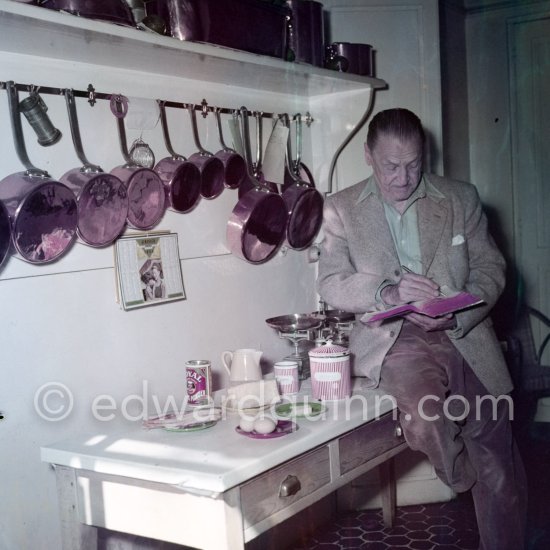 Sonerset Maugham in the kitchen of his Villa Mauresque. Saint-Jean-Cap-Ferrat 1954. - Photo by Edward Quinn