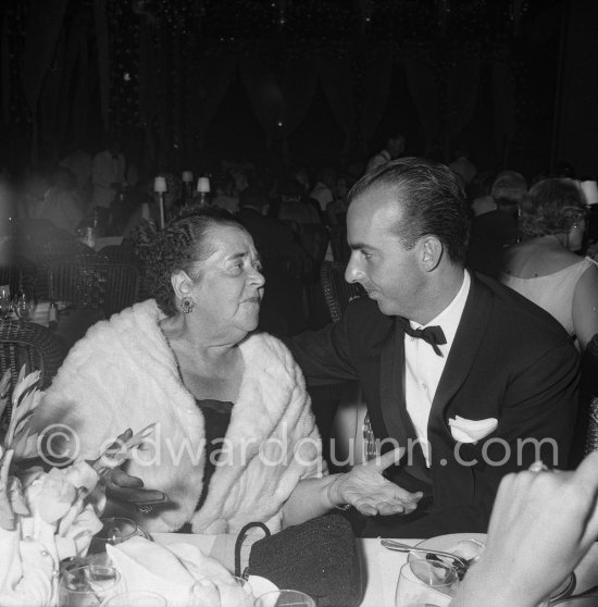 Gossip columnist Elsa Maxwell and notidentified person. Monte Carlo 1960. - Photo by Edward Quinn