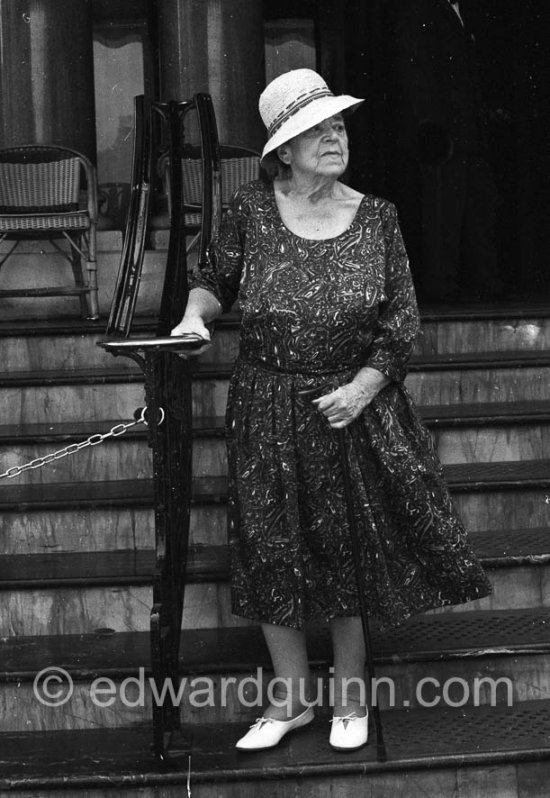 Gossip columnist Elsa Maxwell. in front of Hotel de Paris, Monte Carlo about 1961 - Photo by Edward Quinn