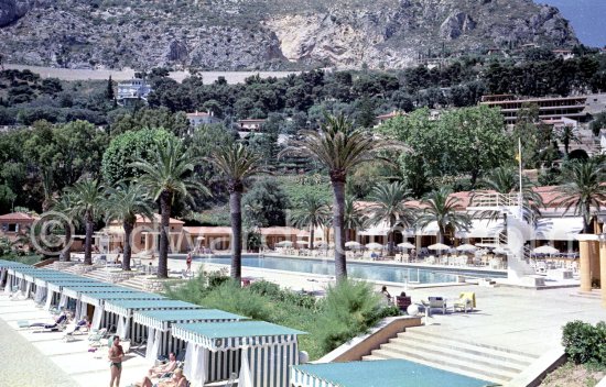 Monte Carlo Beach 1957. - Photo by Edward Quinn
