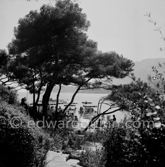 Seaside scene. Monaco, about 1951. - Photo by Edward Quinn