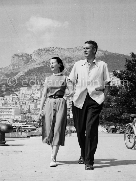Sir Laurence Olivier and and his wife Vivien Leigh. Monaco 1953. - Photo by Edward Quinn